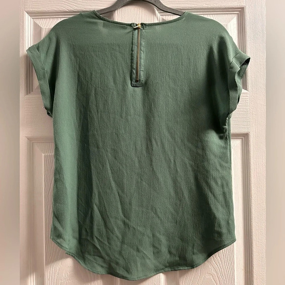 Pink Rose short sleeve blouse medium - Picture 2 of 6